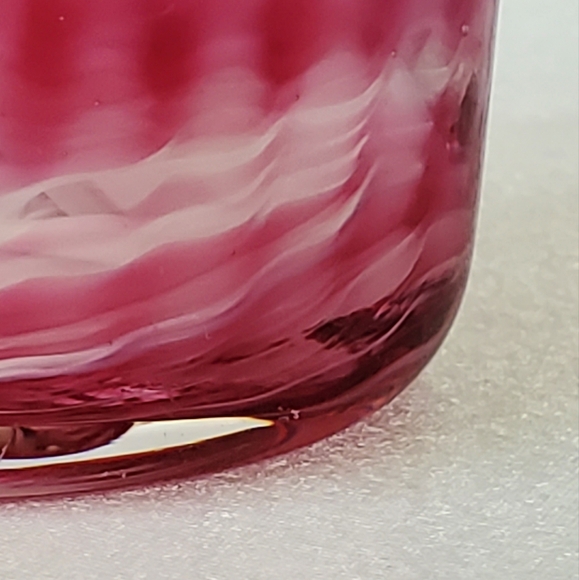 Handblown Pink and White Wavy/Swirl Art Glass Vase Signed - Picture 12 of 16